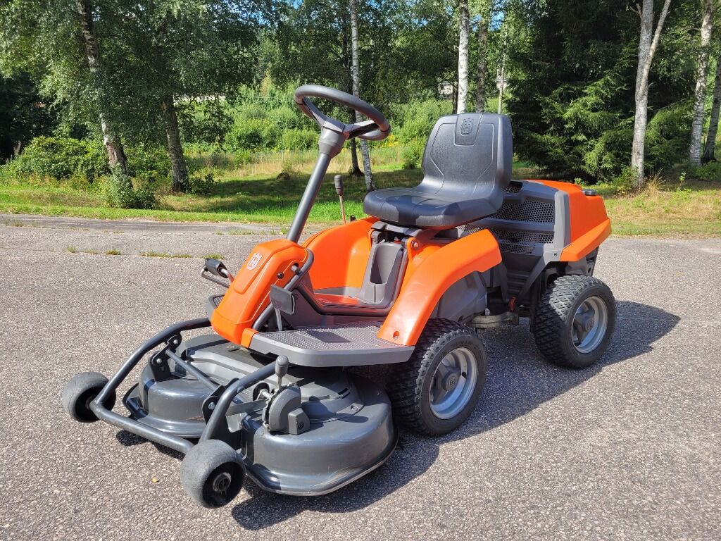 Åkgräsklippare Husqvarna Rider R111B - Градинска техника: снимка 1 Åkgräsklippare Husqvarna Rider R111B - Градинска техника: снимка 1