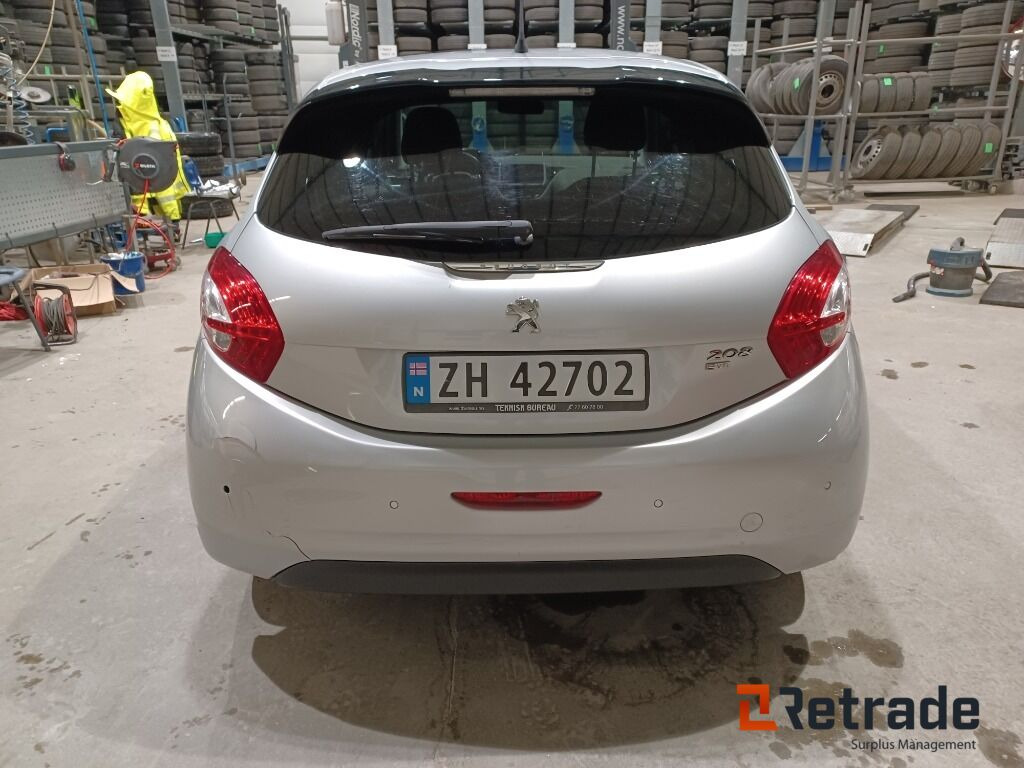 Bil Peugeot 208 Automat - Лек автомобил: снимка 5 Bil Peugeot 208 Automat - Лек автомобил: снимка 5