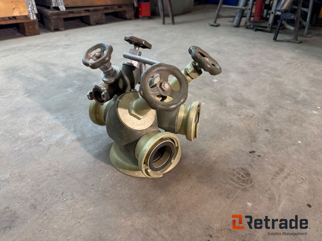 Fördelare för brandslang - Инструмент/ Оборудване: снимка 1 Fördelare för brandslang - Инструмент/ Оборудване: снимка 1