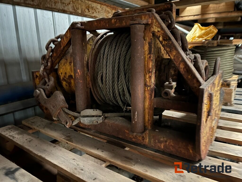 Forskelligt udstyr Spild Stor spil - Винч: снимка 1 Forskelligt udstyr Spild Stor spil - Винч: снимка 1