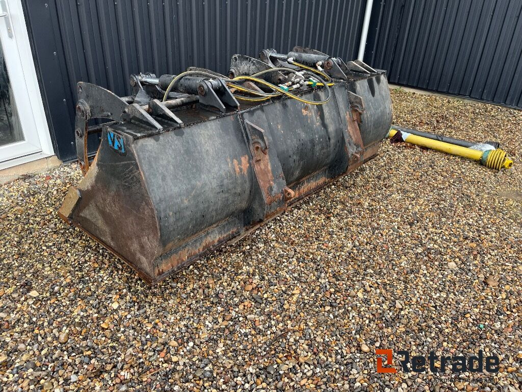 Forskelligt udstyr VS Overfaldsklo - Кофа за товарач: снимка 1 Forskelligt udstyr VS Overfaldsklo - Кофа за товарач: снимка 1