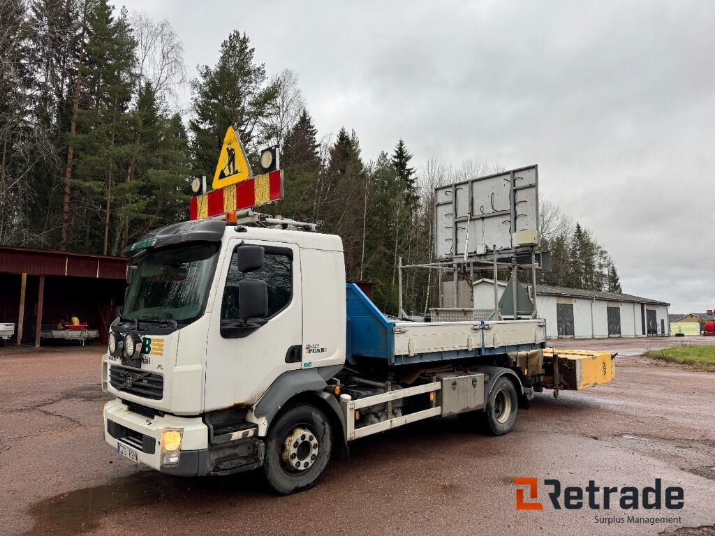 Krokbil Volvo FL 240 TMA utrustad - Бордови камион: снимка 1 Krokbil Volvo FL 240 TMA utrustad - Бордови камион: снимка 1