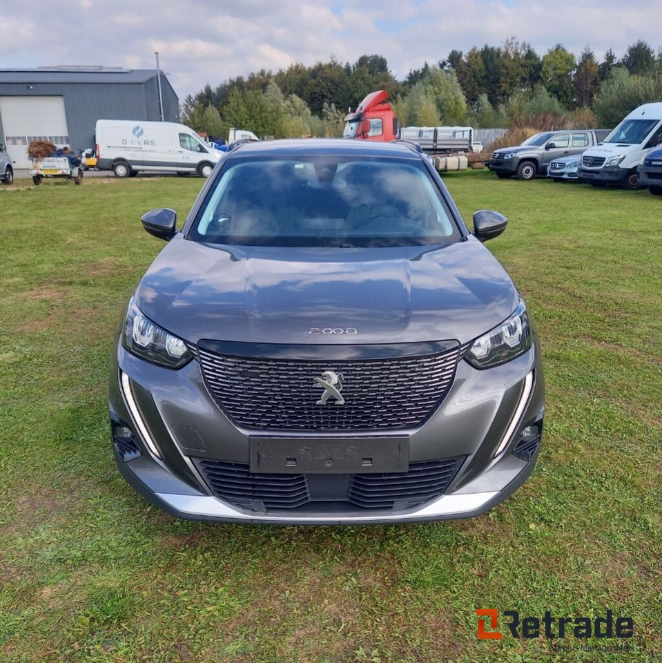 Peugeot 2008 SUV Blue Tdi 110 - Лек автомобил: снимка 2 Peugeot 2008 SUV Blue Tdi 110 - Лек автомобил: снимка 2