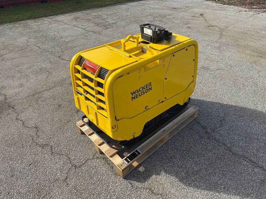 Pladevibrator Wacker Neuson Dpu80 R Remote - Виброплоча: снимка 1 Pladevibrator Wacker Neuson Dpu80 R Remote - Виброплоча: снимка 1