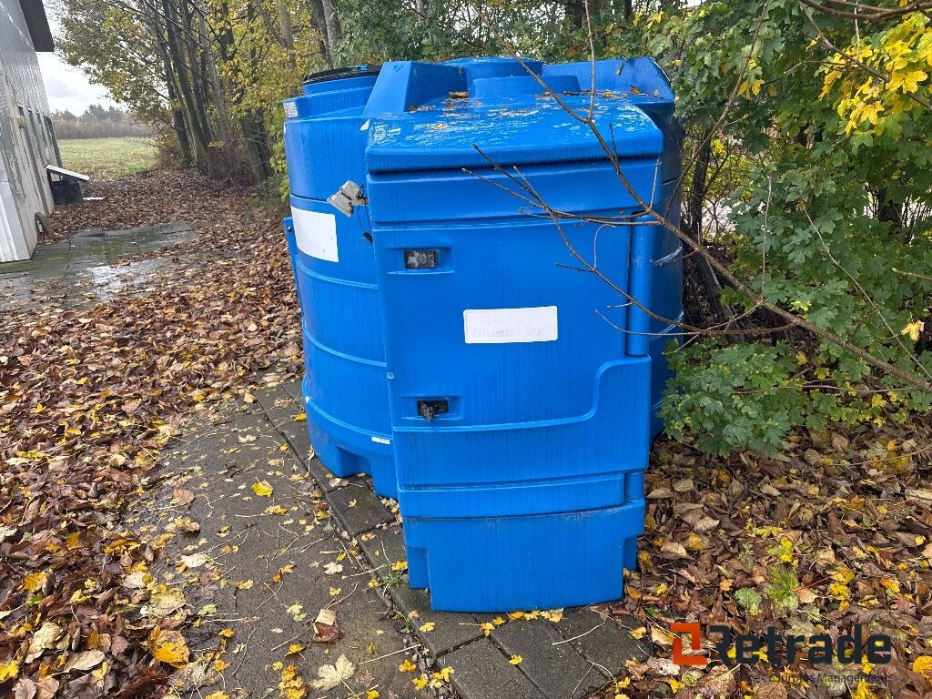 Addblu tank 3500L med pumpe - Промишлено оборудване: снимка 3 Addblu tank 3500L med pumpe - Промишлено оборудване: снимка 3
