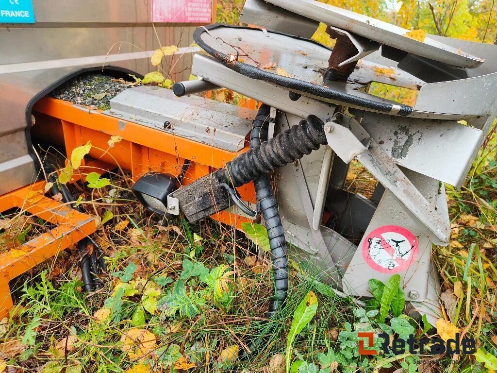 Sand/salt spreder Acometis 3200 - Строително оборудване: снимка 5 Sand/salt spreder Acometis 3200 - Строително оборудване: снимка 5