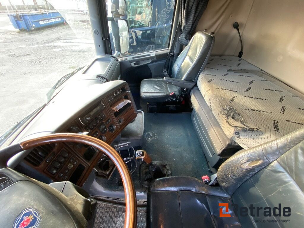 Skåpbil Scania R500LB6X2*4MNB Renoveringsobjekt - Камион фургон: снимка 5 Skåpbil Scania R500LB6X2*4MNB Renoveringsobjekt - Камион фургон: снимка 5