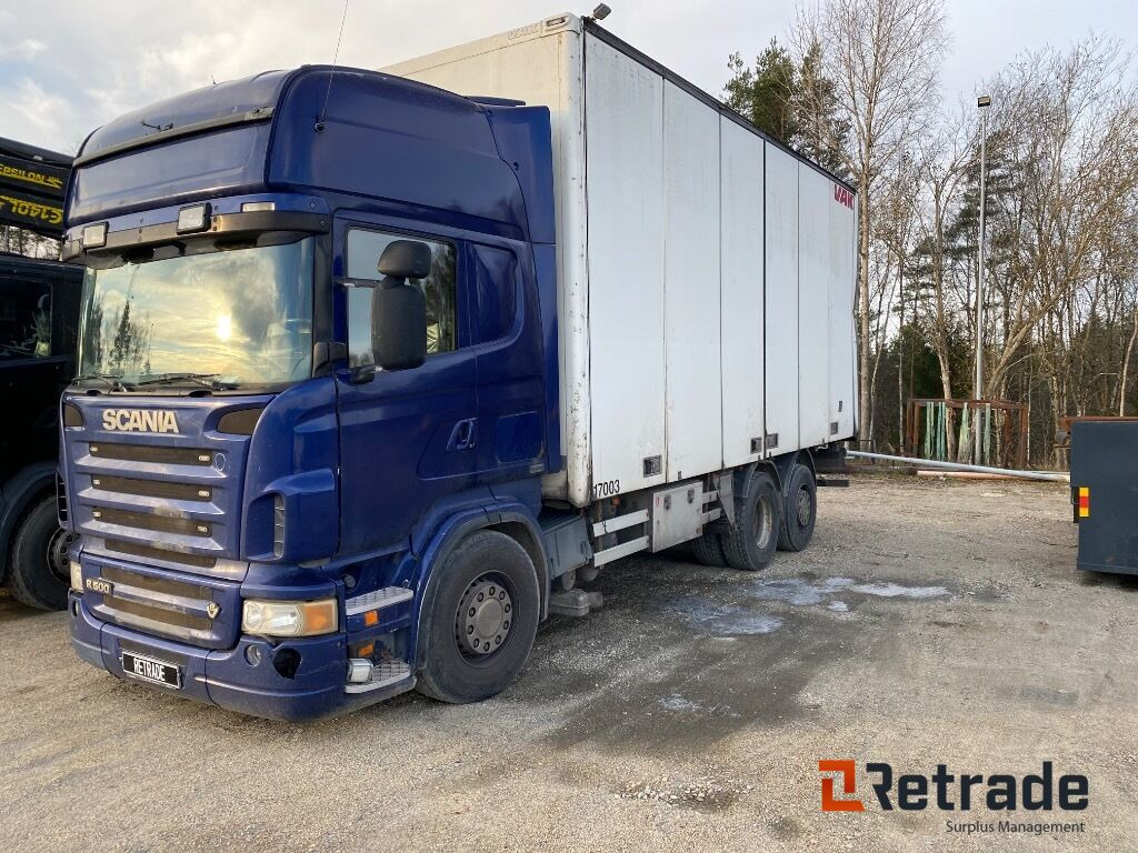Skåpbil Scania R500LB6X2*4MNB Renoveringsobjekt - Камион фургон: снимка 1 Skåpbil Scania R500LB6X2*4MNB Renoveringsobjekt - Камион фургон: снимка 1