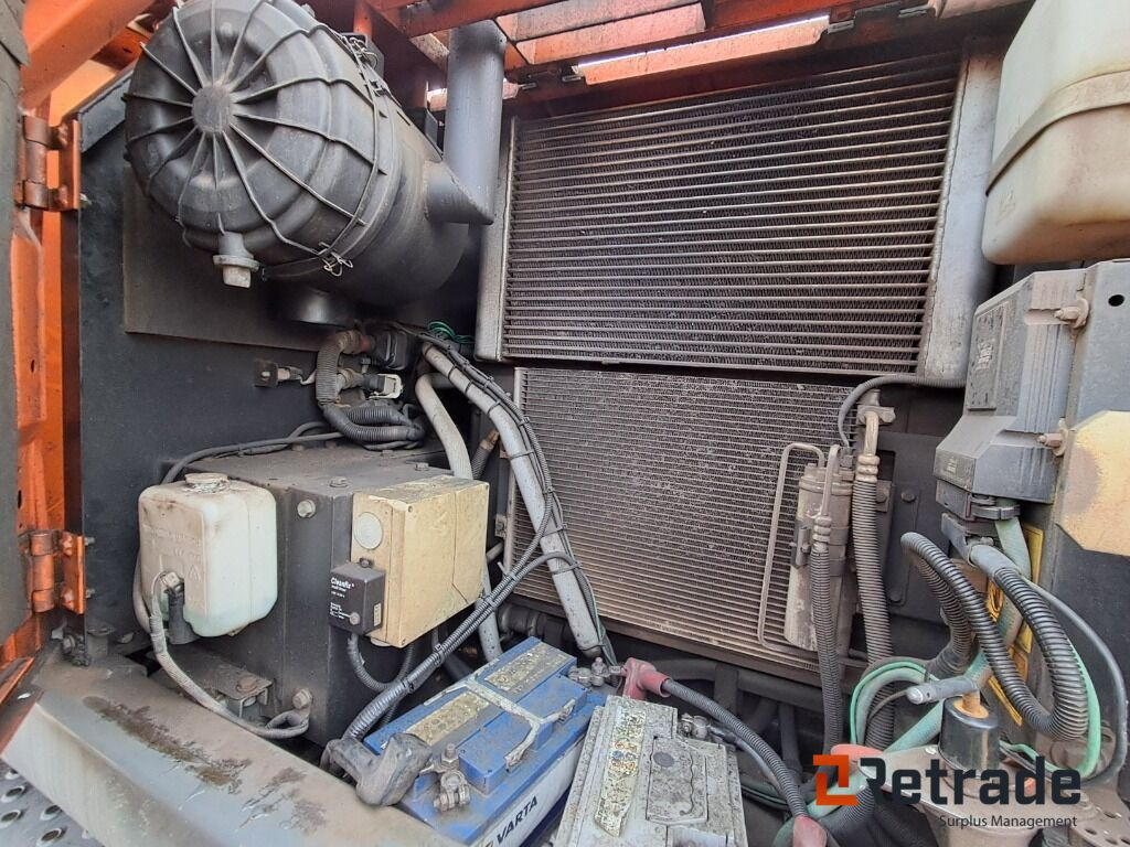 Строителна техника Gravemaskine Hitachi ZX 140W-3: снимка 37