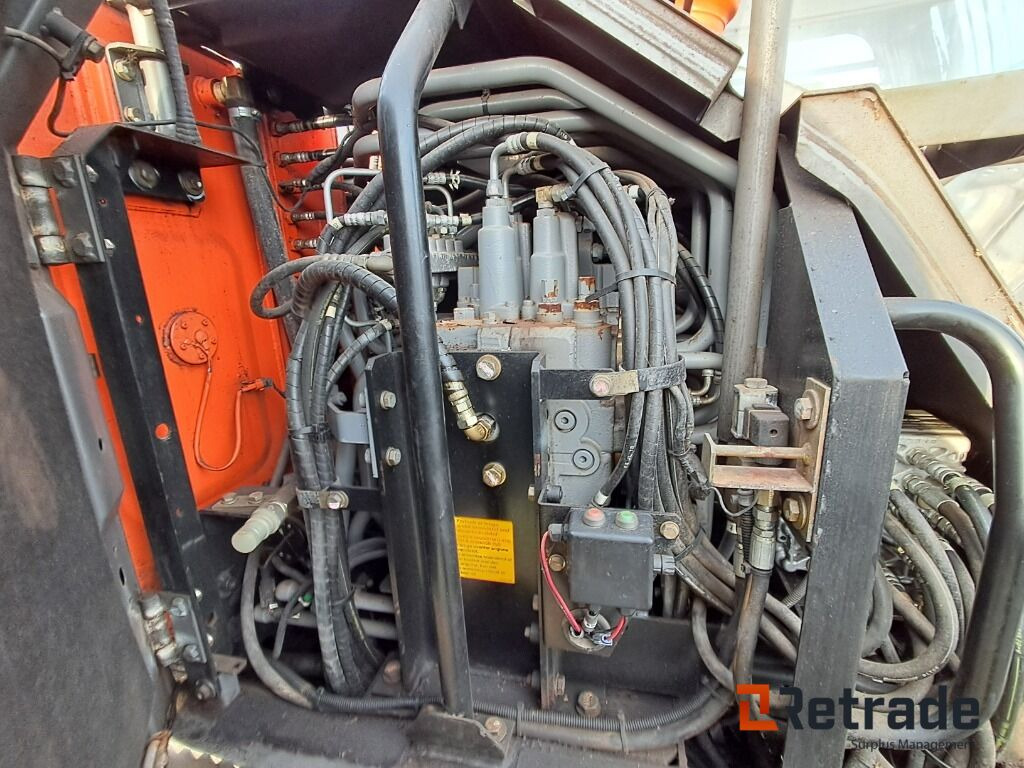 Строителна техника Gravemaskine Hitachi ZX 140W-3: снимка 39