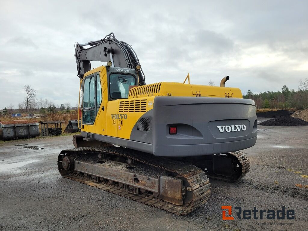 Grävmaskin Volvo EC 240B NLC med tiltrotator och redskap - Строителна техника: снимка 4 Grävmaskin Volvo EC 240B NLC med tiltrotator och redskap - Строителна техника: снимка 4