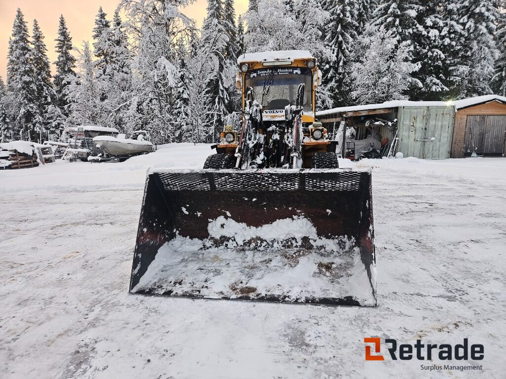 Hjullastare Volvo 4200 med skopa - Строителна техника: снимка 3 Hjullastare Volvo 4200 med skopa - Строителна техника: снимка 3