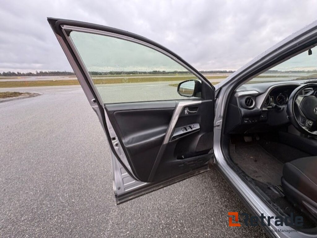 Лек автомобил Toyota RAV4: снимка 19