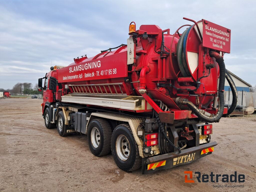 Volvo FM 400 8x2 med wirehejs og Hvidtved Larsen slamsuger - Каналопочистваща машина: снимка 5 Volvo FM 400 8x2 med wirehejs og Hvidtved Larsen slamsuger - Каналопочистваща машина: снимка 5