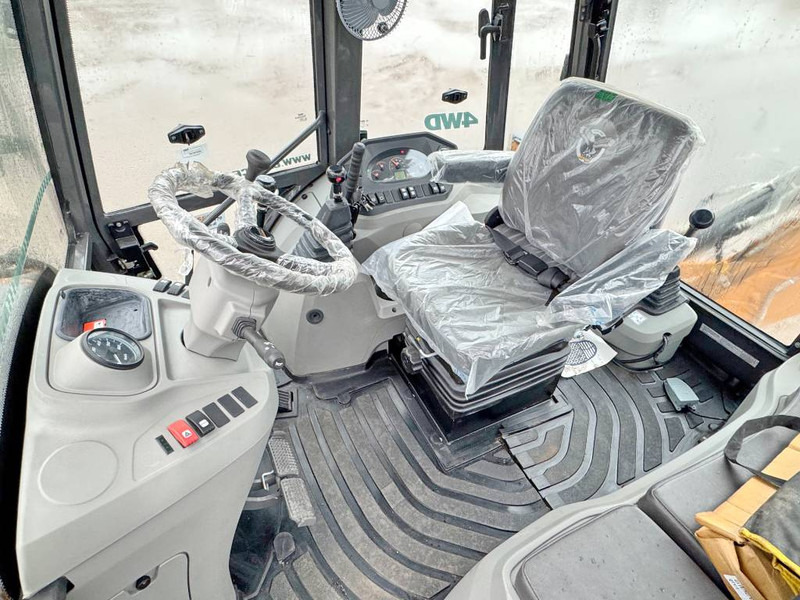 Case 770EX 4WD - New / Unused / Hammer Lines - Багер-товарач: снимка 5 Case 770EX 4WD - New / Unused / Hammer Lines - Багер-товарач: снимка 5