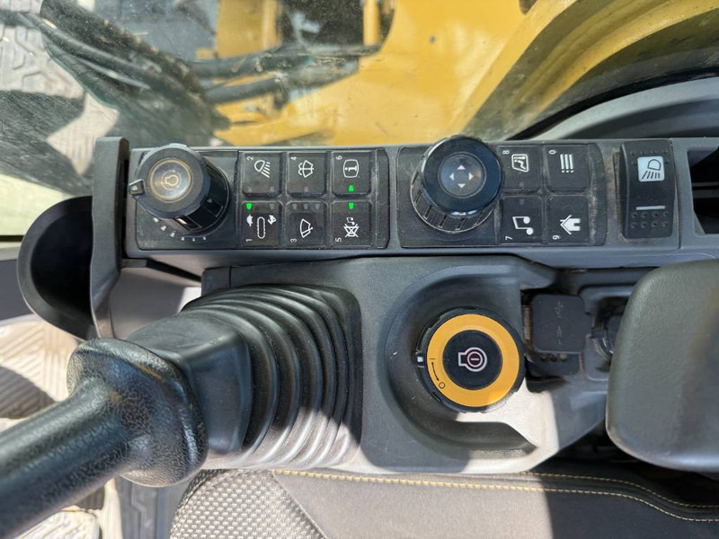 Верижен багер Cat 330 NG - German Machine / Oilquick / Auto Lube: снимка 11