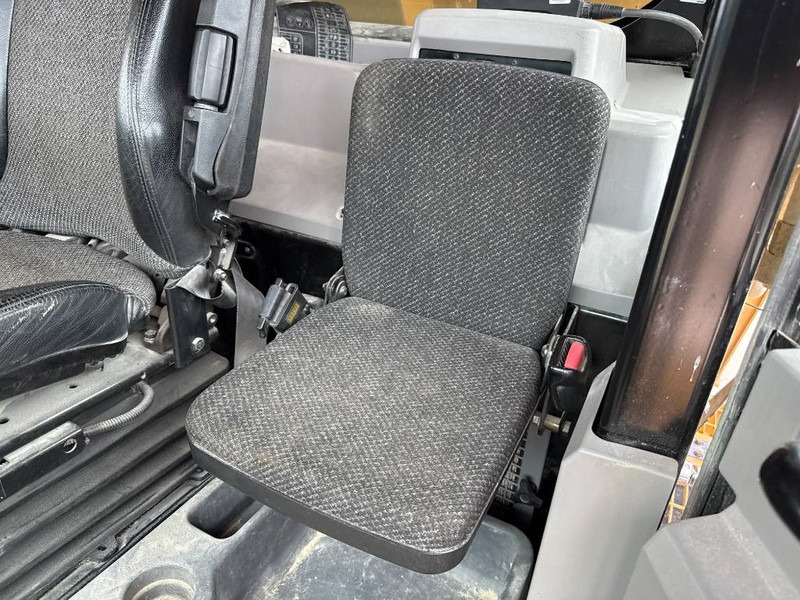 Съчленен самосвал Cat 777G - German Machine / TOP Condition!: снимка 9