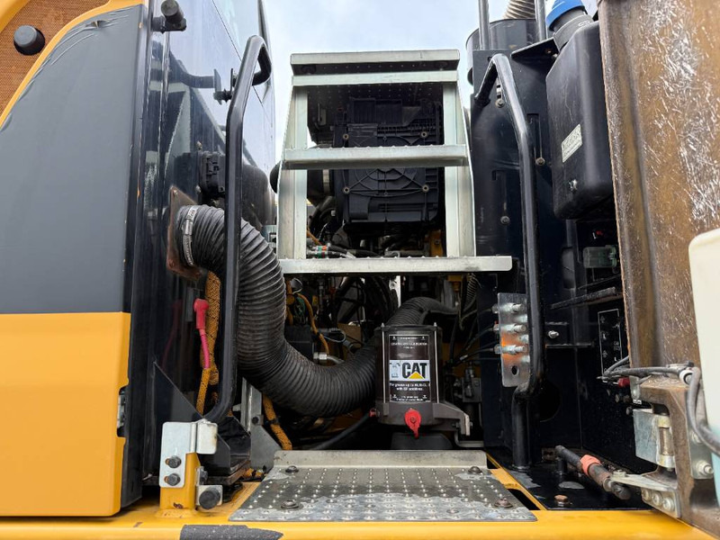 Колесен багер Cat M316F - Quick Coupler / Triple Boom / Auto Lube: снимка 19