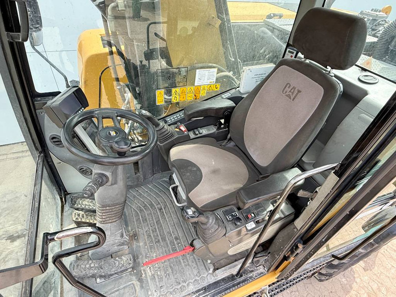 Колесен багер Cat M316F - Quick Coupler / Triple Boom / Auto Lube: снимка 8