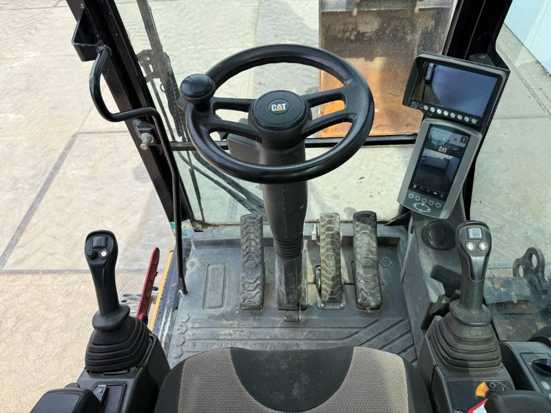 Колесен багер Cat M316F - Quick Coupler / Triple Boom / Auto Lube: снимка 9
