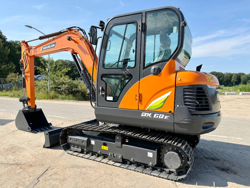 Doosan DX60E-10N - New / Unused / 2024 Model - Мини багер: снимка 3 Doosan DX60E-10N - New / Unused / 2024 Model - Мини багер: снимка 3