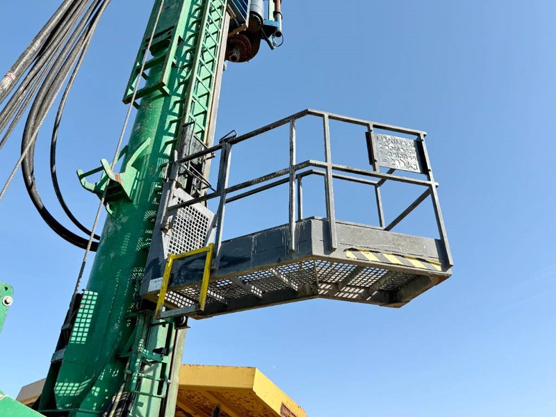 Пробивна машина Hitachi KH150GLS-2 - 30.3m Drill / Powerpack / Hydr Tracks: снимка 16 Пробивна машина Hitachi KH150GLS-2 - 30.3m Drill / Powerpack / Hydr Tracks: снимка 16