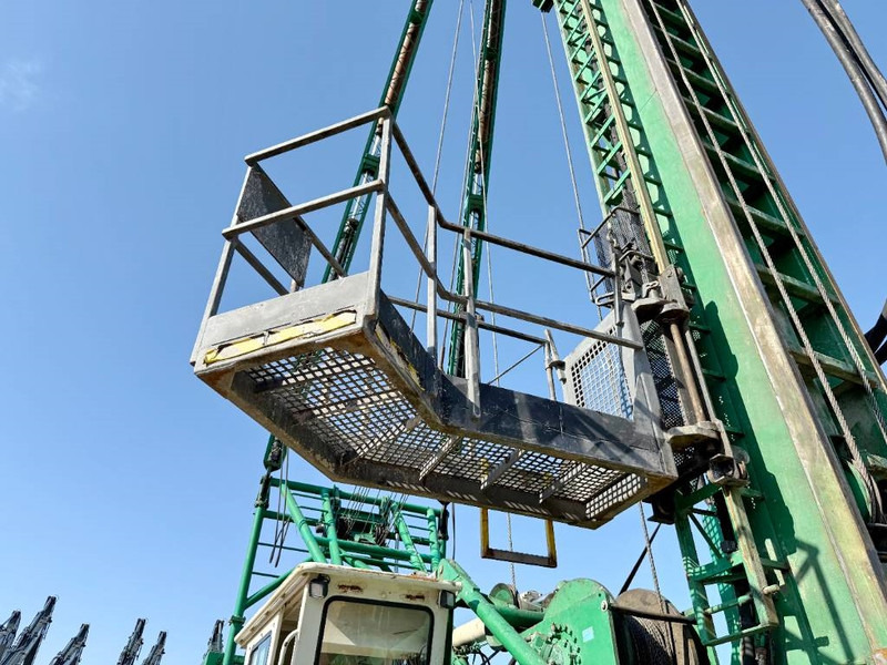 Пробивна машина Hitachi KH150GLS-2 - 30.3m Drill / Powerpack / Hydr Tracks: снимка 15 Пробивна машина Hitachi KH150GLS-2 - 30.3m Drill / Powerpack / Hydr Tracks: снимка 15