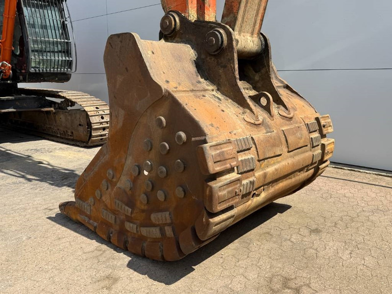 Верижен багер Hitachi ZX490LCH-6 - Top Condition / Hammer Lines: снимка 17