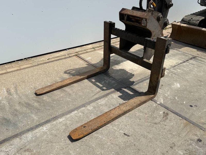 Мини багер Mecalac 8MCR - 6 Attachments Included! Auto Greasing: снимка 18
