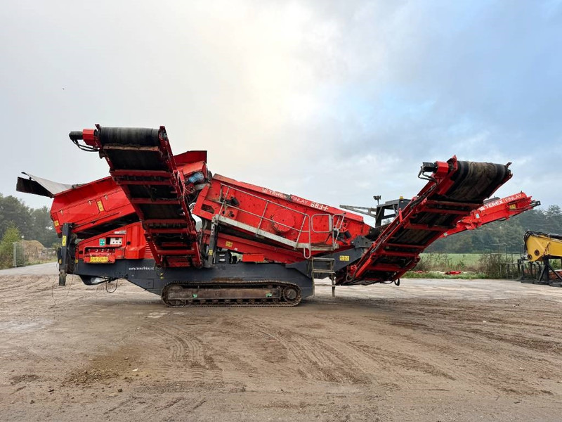 Terex Finlay 883+ - Top Condition! Automatic Greasing - Пресевна инсталация: снимка 2 Terex Finlay 883+ - Top Condition! Automatic Greasing - Пресевна инсталация: снимка 2