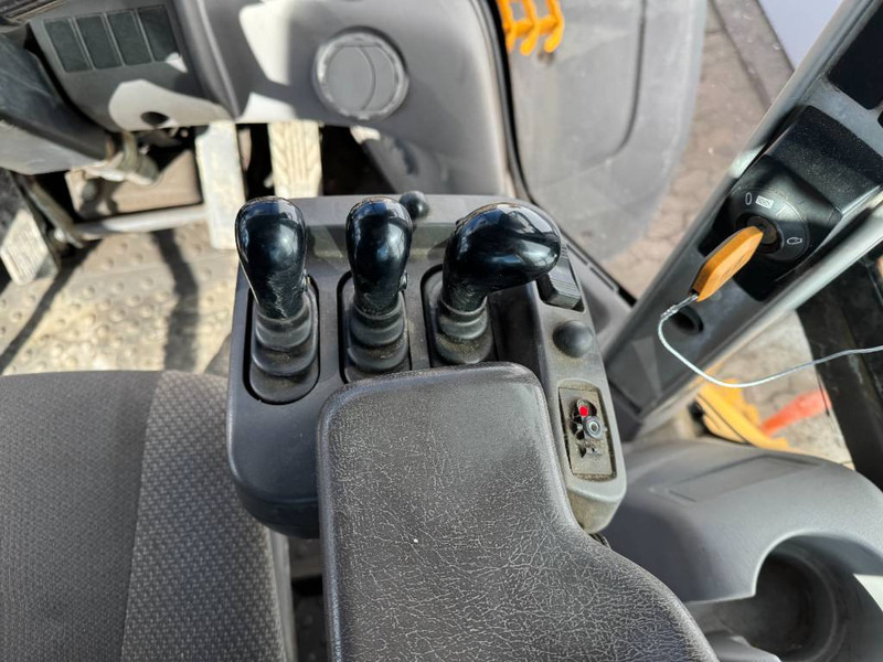 Колесен товарач Volvo L120H - 3rd Function / Weight System: снимка 10