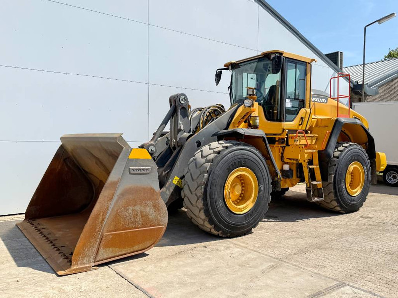 Volvo L150H - German Machine / Auto Greasing / Camera - Колесен товарач: снимка 2 Volvo L150H - German Machine / Auto Greasing / Camera - Колесен товарач: снимка 2