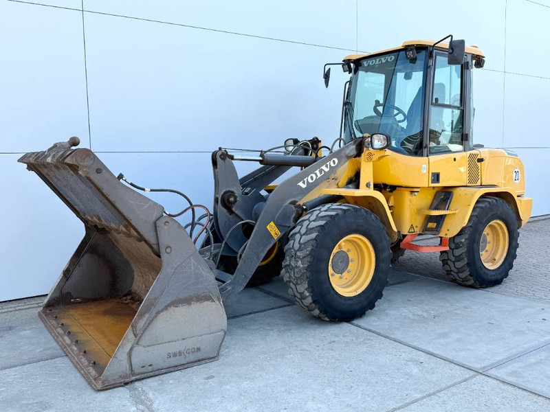Volvo L30G - German Machine / 3rd Function - Колесен товарач: снимка 2 Volvo L30G - German Machine / 3rd Function - Колесен товарач: снимка 2