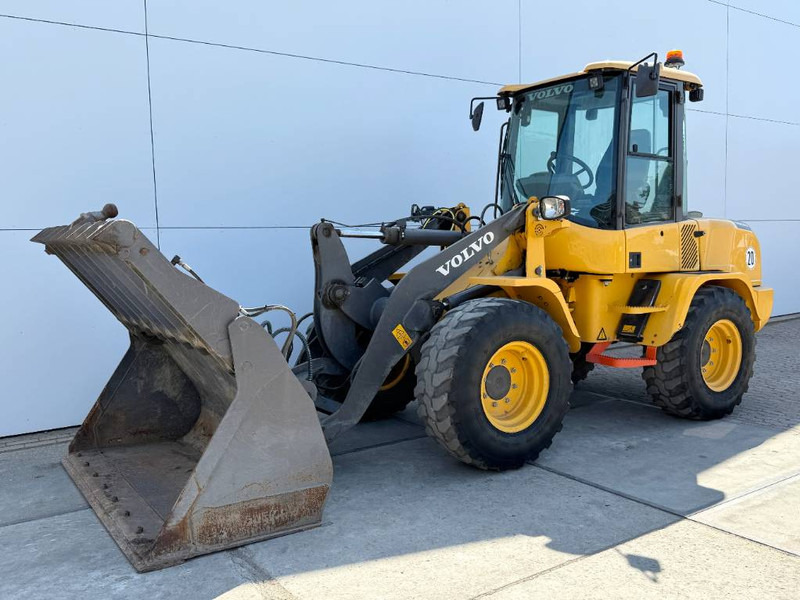 Volvo L30G - German Machine / 3rd Function - Колесен товарач: снимка 2 Volvo L30G - German Machine / 3rd Function - Колесен товарач: снимка 2