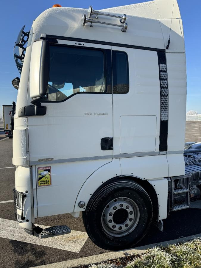 MAN TGX 33.640 - Влекач: снимка 2 MAN TGX 33.640 - Влекач: снимка 2