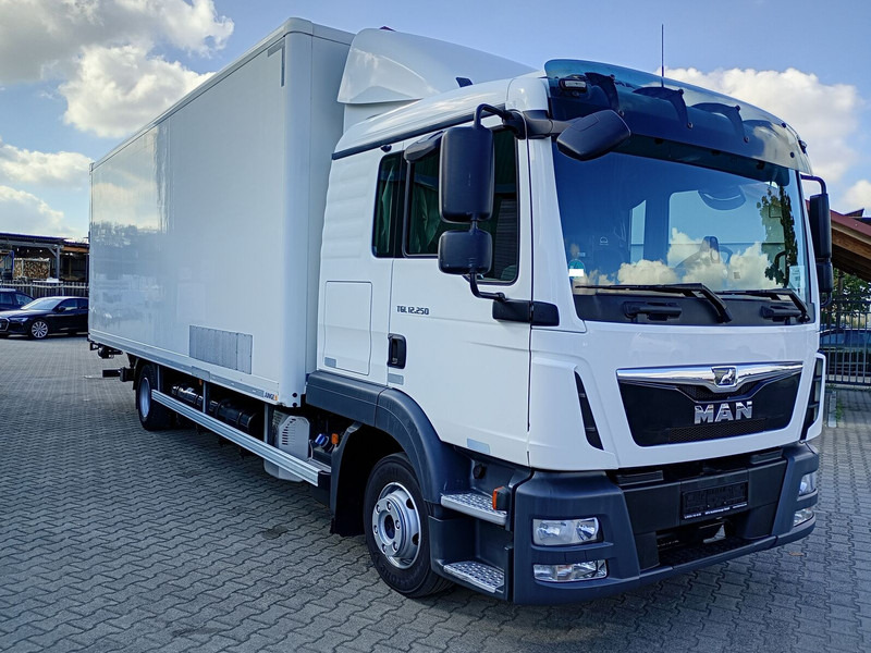 MAN 12.250 Koffer 4X2 Euro6 gFH Standklima LBW AHK (34) - Камион фургон: снимка 1 MAN 12.250 Koffer 4X2 Euro6 gFH Standklima LBW AHK (34) - Камион фургон: снимка 1