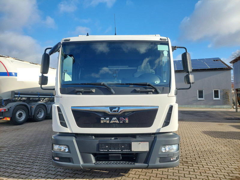MAN TGL 8.190 L gFH Koffer LBW AHK (25) TÜV NEU - Камион фургон: снимка 3 MAN TGL 8.190 L gFH Koffer LBW AHK (25) TÜV NEU - Камион фургон: снимка 3
