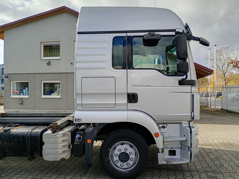 MAN TGM 12.290 BDF Euro 6 4x2 AHK (37) - Шаси кабина: снимка 5 MAN TGM 12.290 BDF Euro 6 4x2 AHK (37) - Шаси кабина: снимка 5