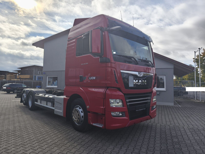 MAN TGX 26.500 BDF 6x2 Euro 6 Standard Lift+Lenk (29) - Шаси кабина: снимка 2 MAN TGX 26.500 BDF 6x2 Euro 6 Standard Lift+Lenk (29) - Шаси кабина: снимка 2