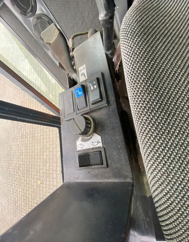 Лизинг на Ammann AV95-2 / Vibrations / 1 Owner / NEW Service  Ammann AV95-2 / Vibrations / 1 Owner / NEW Service: снимка 21