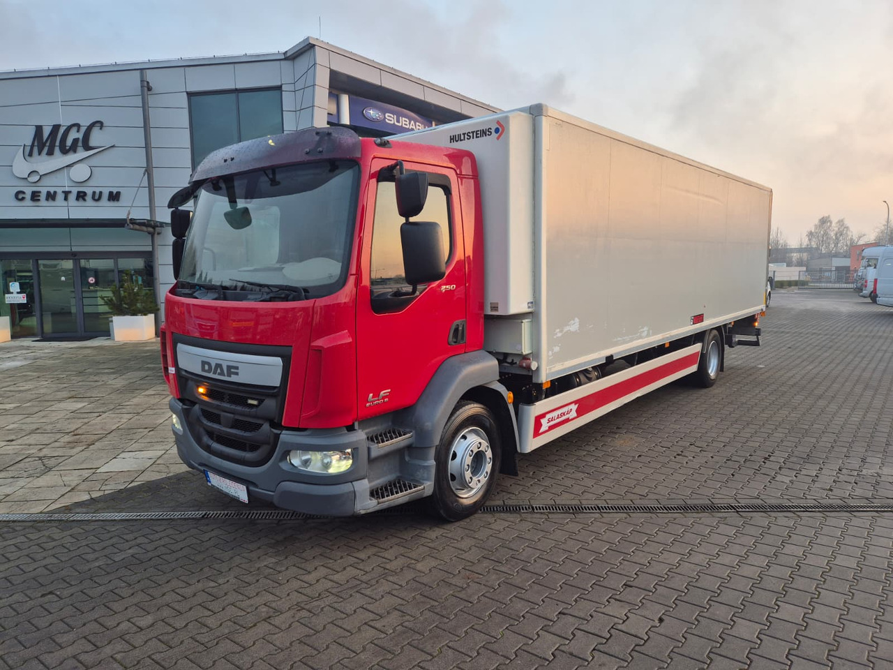 DAF LF 250 LF250I / 1 Owner / Hulsteins / Super Condition - Рефрижератор камион: снимка 2 DAF LF 250 LF250I / 1 Owner / Hulsteins / Super Condition - Рефрижератор камион: снимка 2