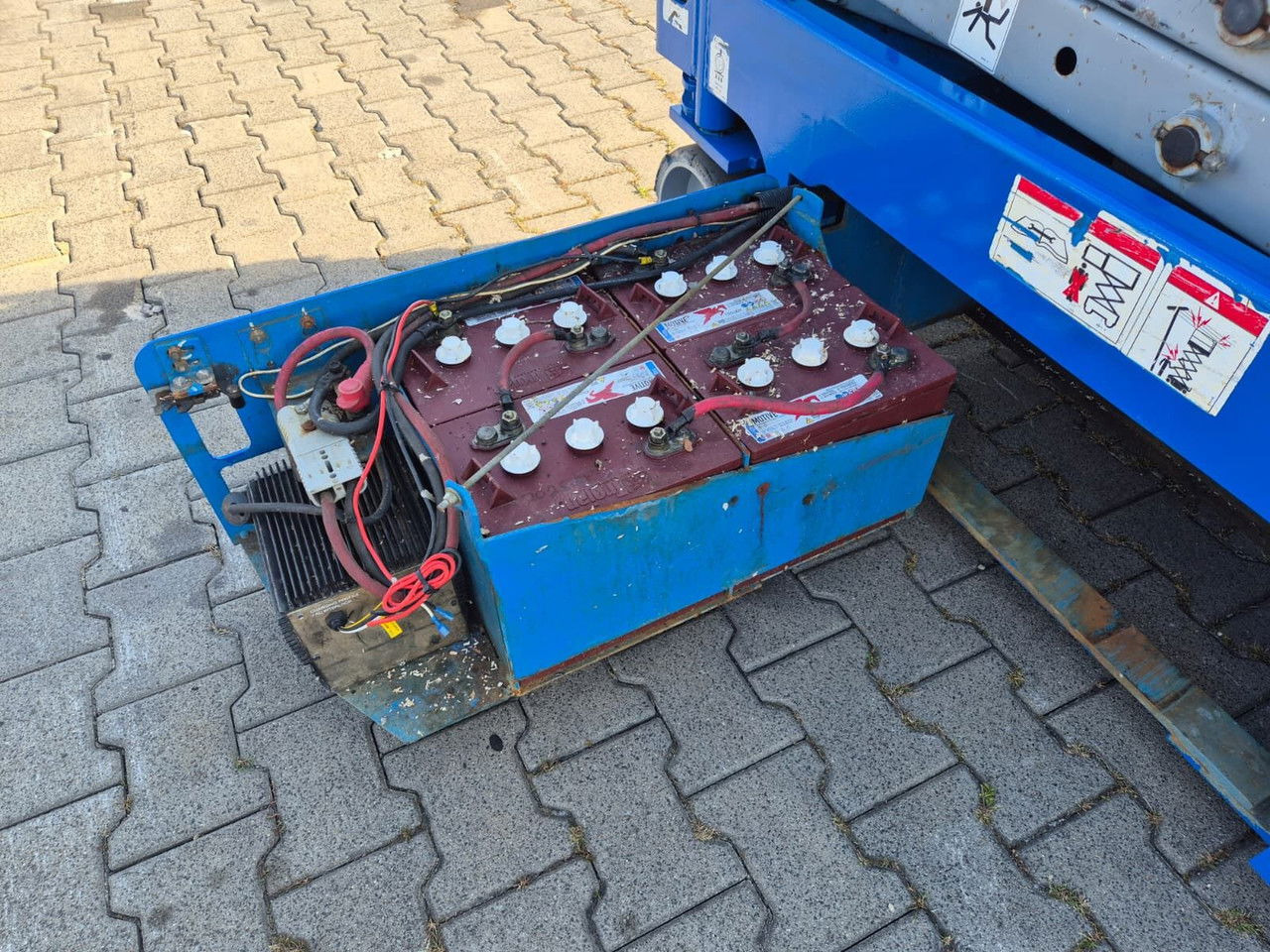 Ножична работна платформа Genie GS1930 / 4X4 / 1 Owner / Serviced: снимка 22