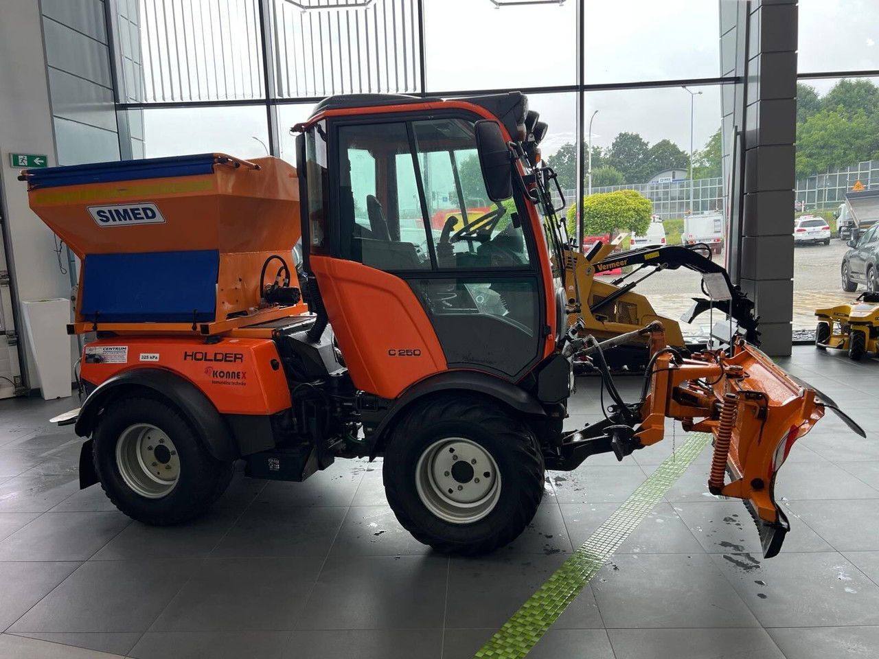 Holder C250 4X4 / LOW MTH / 1 Owner / Kubota Engine - Товарен електромобил: снимка 4 Holder C250 4X4 / LOW MTH / 1 Owner / Kubota Engine - Товарен електромобил: снимка 4