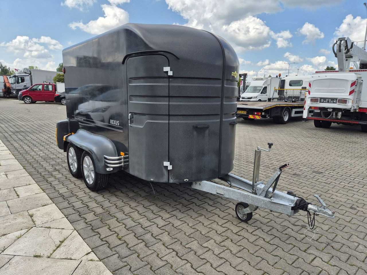 Humbaur Rexus 2000 / FOR Transporting 2 Horses, Ponies ANDBreedin Humbaur Rexus 2000 / FOR Transporting 2 Horses, Ponies ANDBreedin - Ремарке за коне: снимка 4 Humbaur Rexus 2000 / FOR Transporting 2 Horses, Ponies ANDBreedin Humbaur Rexus 2000 / FOR Transporting 2 Horses, Ponies ANDBreedin - Ремарке за коне: снимка 4