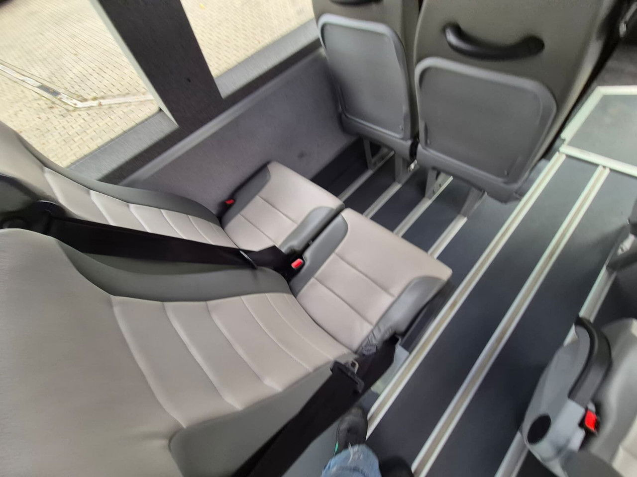 Микробус, Пътнически бус IVECO Daily 35S12 Hi-Matic / 10 Seats: снимка 29 Микробус, Пътнически бус IVECO Daily 35S12 Hi-Matic / 10 Seats: снимка 29