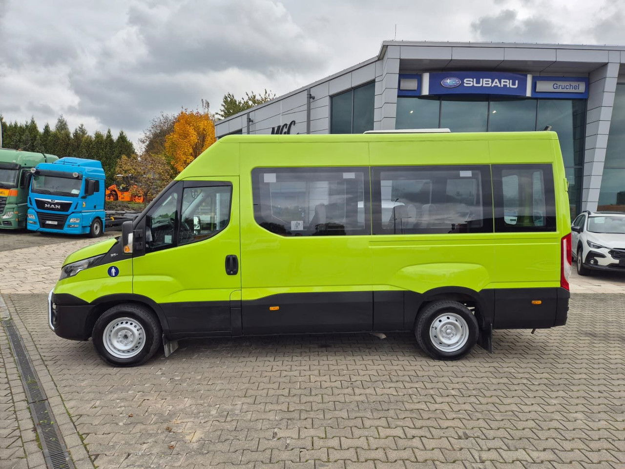 Микробус, Пътнически бус IVECO Daily 35S12 Hi-Matic / 10 Seats: снимка 12 Микробус, Пътнически бус IVECO Daily 35S12 Hi-Matic / 10 Seats: снимка 12