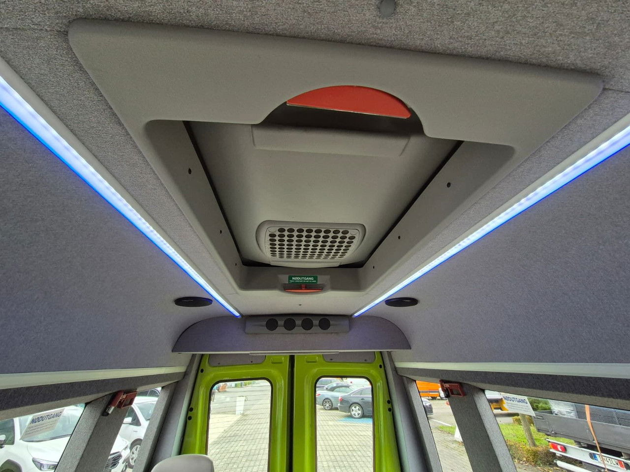 Микробус, Пътнически бус IVECO Daily 35S12 Hi-Matic / 10 Seats: снимка 25 Микробус, Пътнически бус IVECO Daily 35S12 Hi-Matic / 10 Seats: снимка 25