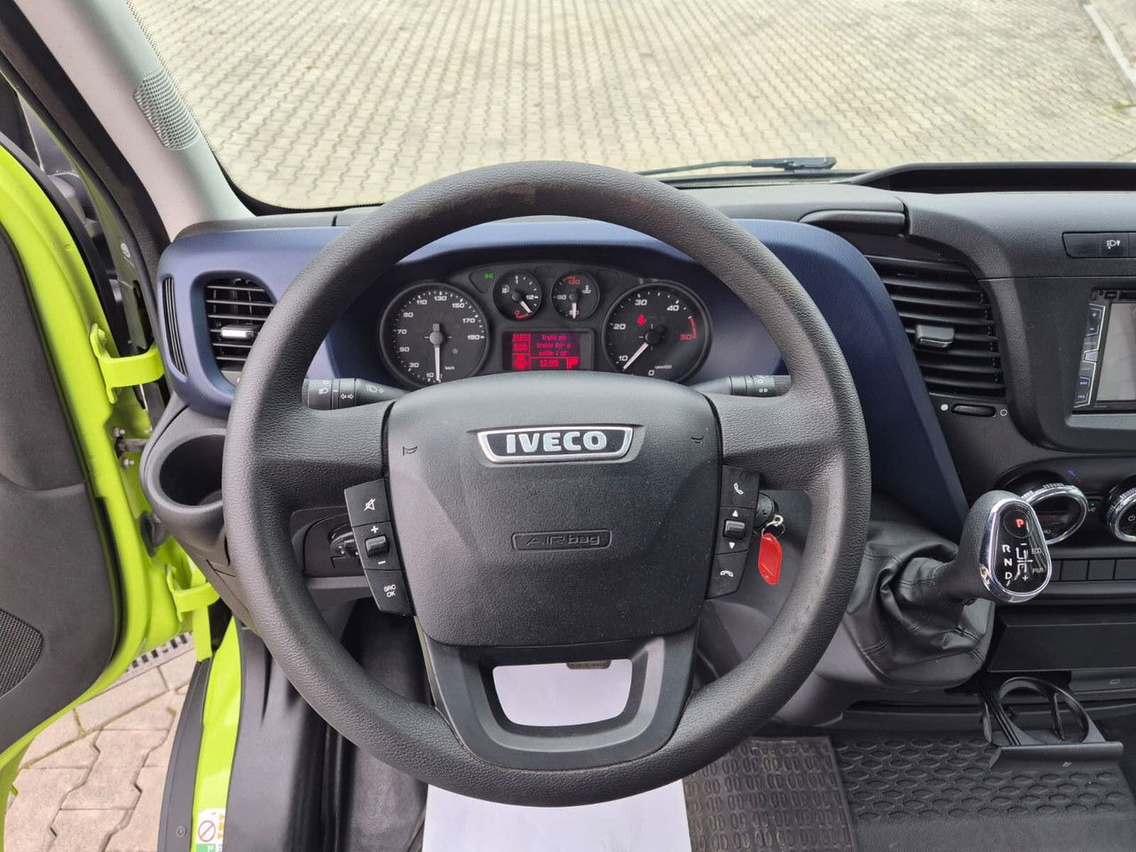 Микробус, Пътнически бус IVECO Daily 35S12 Hi-Matic / 10 Seats: снимка 17 Микробус, Пътнически бус IVECO Daily 35S12 Hi-Matic / 10 Seats: снимка 17