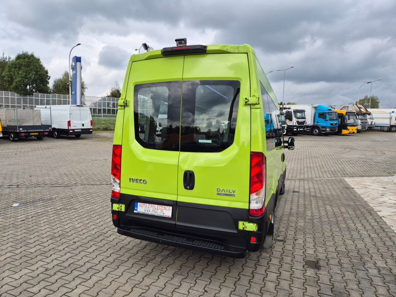 Микробус, Пътнически бус IVECO Daily 35S12 Hi-Matic / 10 Seats: снимка 9 Микробус, Пътнически бус IVECO Daily 35S12 Hi-Matic / 10 Seats: снимка 9