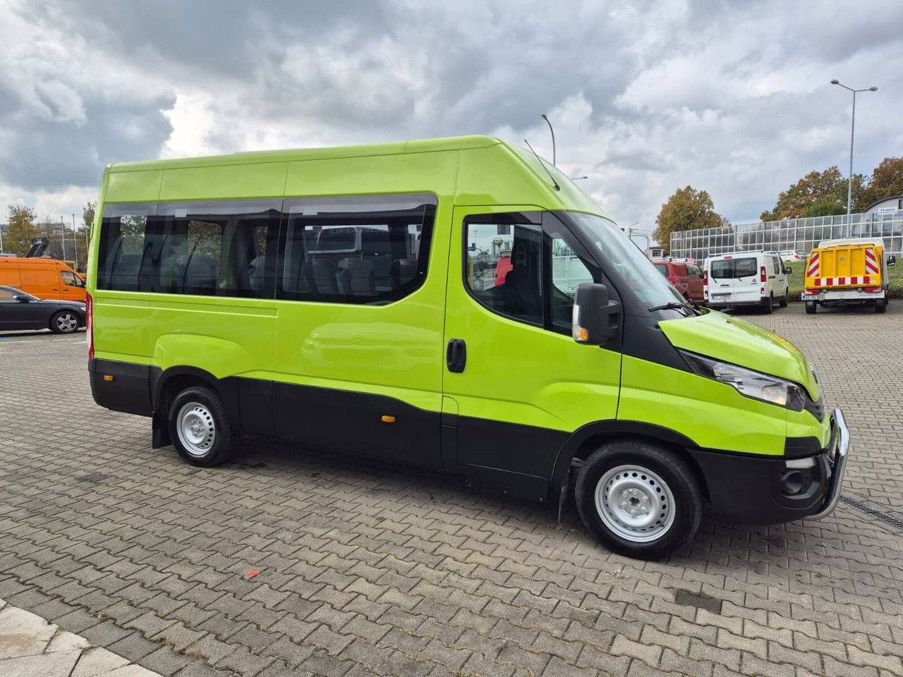 Iveco Daily 35S12 Hi-Matic / 10 Seats / Super Condition - Микробус, Пътнически бус: снимка 5 Iveco Daily 35S12 Hi-Matic / 10 Seats / Super Condition - Микробус, Пътнически бус: снимка 5
